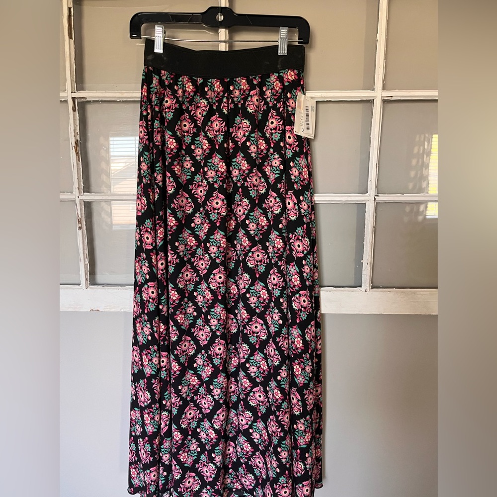 LuLaRoe Lucy skirt XS (size 0-2) floral print BNWT